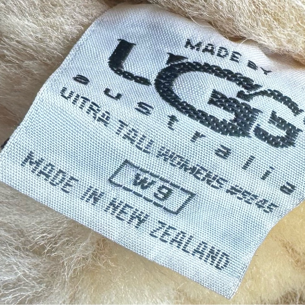 Ugg Australia 5245 Ultra Tall Classic Sheepskin Boots sz W9 made In New Zealand - Picture 8 of 9